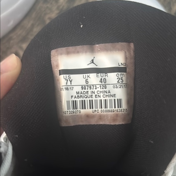 Air Jordan Jumpman Team II 7Y / Women’s 8.5 - Picture 2 of 10